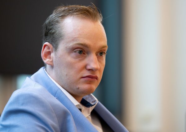 Der Angeklagte muss nach der Entscheidung des Gerichts für die bisherige Haft entschädigt werden. (Archivbild) - © Sven Hoppe/dpa