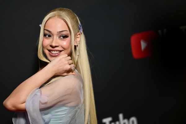 Ayliva hatte das dritte Jahr in Folge die meisten Aufrufe bei Youtube. - © Sebastian Christoph Gollnow/dpa