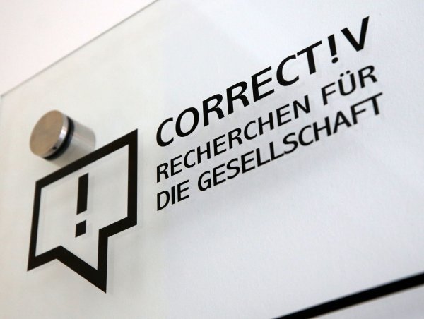 Das Recherchebüro «Correctiv» steht in Russland auf einer Schwarzen Liste. (Archivbild) - © Roland Weihrauch/dpa