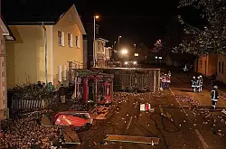 Ein Lastwagen ist im Lagenser Stadtzentrum verunglückt - © Foto: Christian Mathiesen