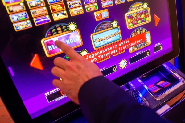 Glücksspiel - © Foto: Klaus-Dietmar Gabbert/dpa-Zentralbild/dpa