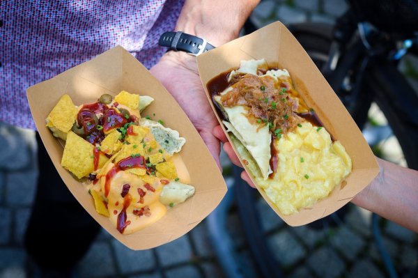 Die Anbieter wollen zeigen, wie vielfältig Maultaschen sind. - © Christoph Schmidt/dpa