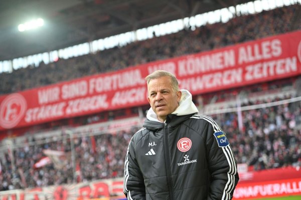 Markus Anfang erinnerte ein medizinischer Notfall im Stadion an einen Vorfall mit seinem Vater. - © Anke Waelischmiller/dpa