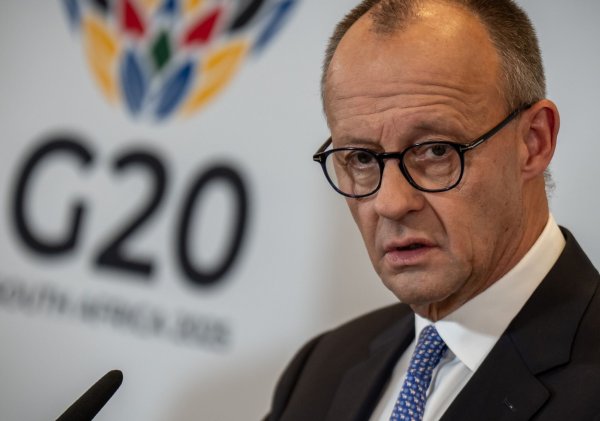 Sieht keine schnelle Rückkehr zum G8-Format: Bundeskanzler Friedrich Merz. - © Michael Kappeler/dpa