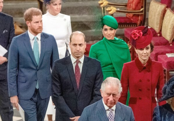 Das neue Buch über die britischen Royals könnte für Aufruhr in der Königsfamilie sorgen. - © Phil Harris/POOL Mirror/AP/dpa/Archiv