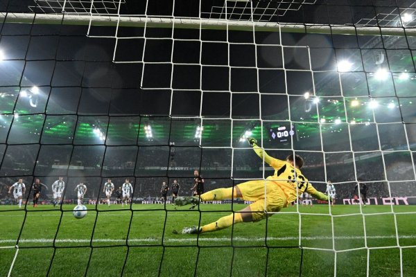 Die Entscheidung: Kane trifft zum 1:0. - © Federico Gambarini/dpa