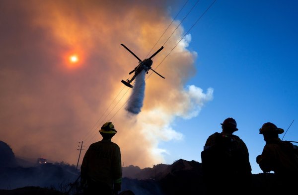 Noch ist kein Ende der heftigen Brände rund um Los Angeles in Sicht. (Foto aktuell) - © Daniel A. Anderson/ZUMA Press Wire/dpa
