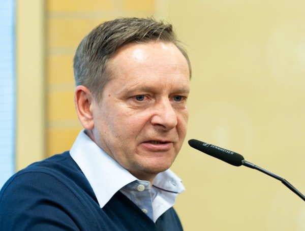 Union-Manager Horst Heldt äußert sich zur umstrittenen Entscheidung des DFB-Sportgerichts. - © Soeren Stache/dpa