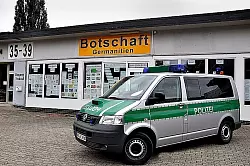 Donnerstagvormittag gegen 11.25 Uhr durchsuchte die Polizei die R&auml;ume der rechtsextremen JOH. - &copy; FOTO: POLIZEI