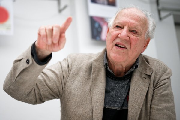 Werner Herzog würde gerne ins All fliegen. (Archivbild) - © Henning Kaiser/dpa