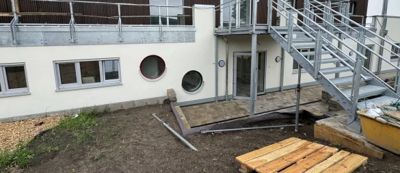 Der Neubau der Kita am Elkenbreder Weg nimmt aktuell seine endgültige Form an. Die wesentlichen Arbeiten stehen vor dem Abschluss. - © Sven Kienscherf
