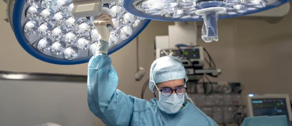 In deutschen Krankenhäusern werden jedes Jahr mehr als 15 Millionen Operationen durchgeführt. - © picture alliance / Westend61