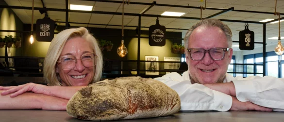 Simone Böhne und Karsten Krüger geben es zu: „Wir lieben Brot. Speziell unsere Nummer eins.“ - © Andreas Sundermeier