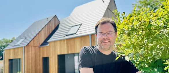 Die vier fertigen Mikrohäuser von Architekt Thomas Lampe in der Straße Niederbreede in Quelle. - © Stefan Becker