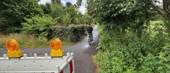 Der "Radweg an den Gleisen" in Schötmar soll ausgebaut werden. Dabei soll auch der "90-Grad-Knick" verschwinden, der ein potenzielles Unfallrisiko darstellt. - © Thomas Reineke
