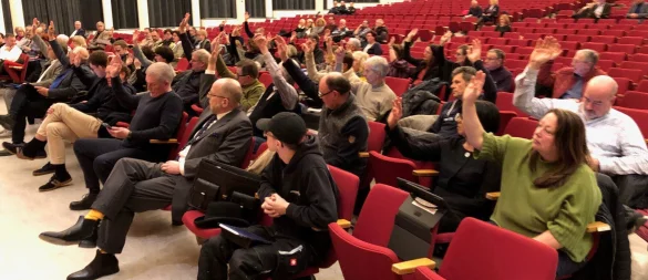 Die schwarz-grüne Koalition im Stadtrat (hier der gesamte Rat bei einer vergangenen Sitzung in der Konzerthalle) ist Geschichte. - © Thomas Reineke