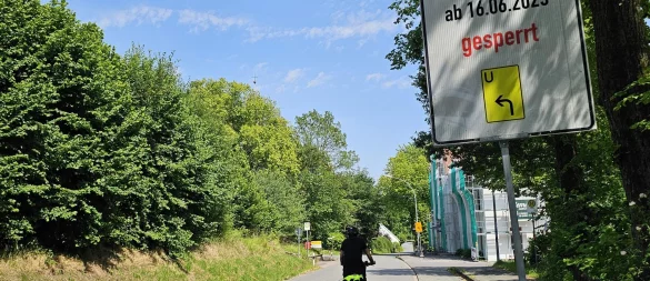 Wer aus Richtung Währentrup kommt, wird über die Billinghauser Straße zum Hellweg geleitet. Von da aus geht es dann nach Detmold. - © Astrid Sewing