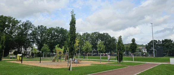 Im Bürgerpark in Lage haben zwei Betrügerinnen eine Senioren um ihr Erspartes gebracht. - © Astrid Sewing
