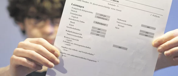 Am Freitag gibt es in OWL Zeugnisse. Und die sorgen teilweise für großen Ärger bei Schulleitungen und Bezirksregierung. Denn immer mehr Eltern fechten Leistungsbewertungen an - schnell auch mal mit Anwalt. - © Andreas Sundermeier
