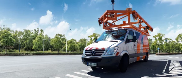 Im Auftrag der Stadt erfasst ein Spezialfahrzeug im Juli die Lemgoer Straßen. - © Eagle Eye Technologies