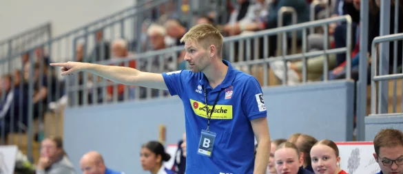 Ruben Voßhans coacht weiter das Drittligateam der HSG Blomberg-Lippe II und kümmert sich als Co-Trainer auch um die Beachhandball-Nationalmannschaft. - © Paul Cohen