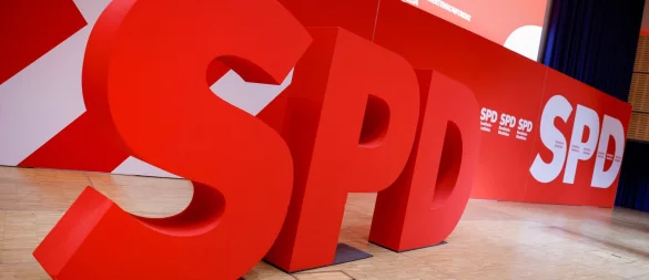 In der SPD ist eine neue Debatte um den Umgang mit Russland entbrannt - und das kurz vor dem Parteitag. - © Thomas Banneyer/dpa