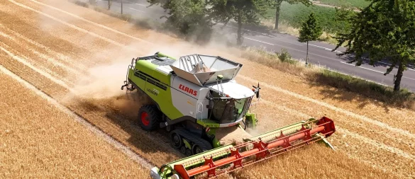 In dem neuen Vorfertigungszentrum des Landmaschinenherstellers Claas im Kreis Gütersloh werden auf 9.000 Quadratmetern Mähdrescherkomponenten bis zu einer Größe von 2,50 Meter produziert. - © Peter Gercke/dpa