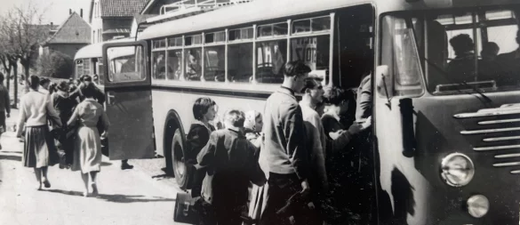 Mit dem Linienbus 7 ist Ludger Ostermann damals von Falkenhagen bis nach Blomberg zur Schule gefahren. Das hat rund anderthalb Stunden gedauert, wie er berichtet. - © LZ-Archiv