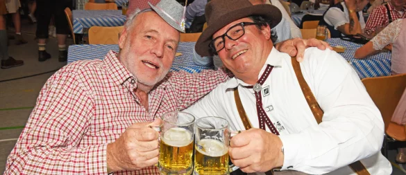 Beim Oktoberfest in der Mehrzweckhalle Alverdissen wird zünftig gefeiert. - © Nicole Ellerbrake