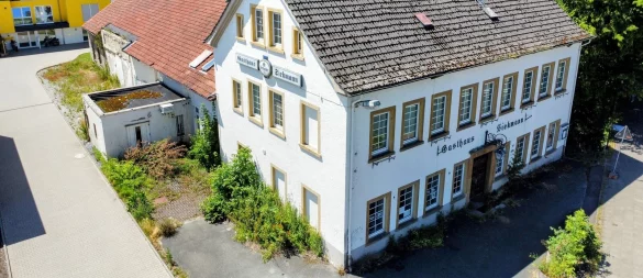 Das Gasthaus Siekmann an der Detmolder Straße stammt aus dem Jahr 1828 und zählt – neben der Grundschule Hillegossen schräg gegenüber – zu den letzten verbliebenen historischen Bauwerken in Hillegossen. - © Eike J. Horstmann