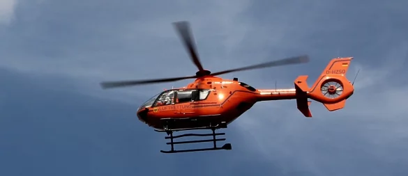 Ein Rettungshubschrauber bringt den Teenager in ein Krankenhaus. - © Symbolbild: Pixabay