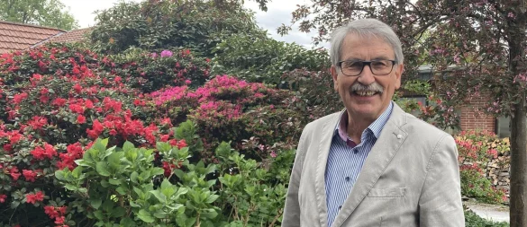 Gerd Töpper ist neuer Ortsbürgermeister von Hiddesen. Eine Aufgabe, die ihm viel Freude bereitet. - © Cordula Gröne