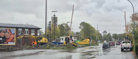 Noch ist der Bahnübergang "Heidensche Straße" offen. - © Lorraine Brinkmann