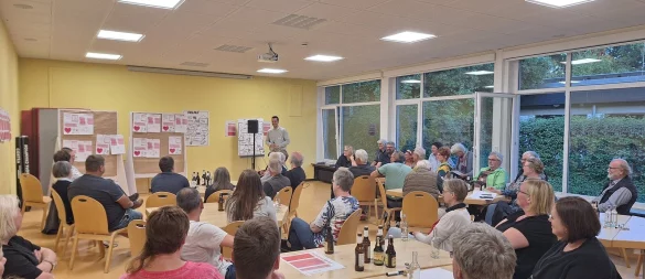 Das Interesse beim Workshop ist groß. - © Bildrechte: Heimatverein Heiden