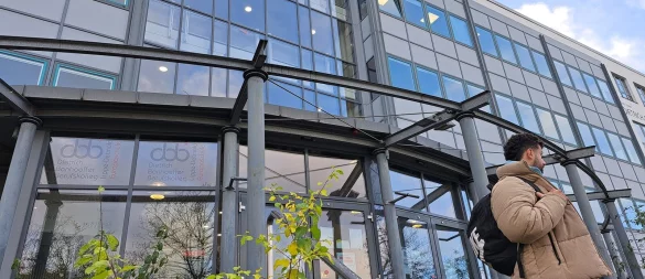 Ein technisch geprägtes Kompetenzzentrum in Lemgo und ein kaufmännisches in Detmold: Die Weichen für die Zukunft der vier lippischen Berufskollegs - das Bild zeigt das Dietrich-Bonhoeffer-Berufskolleg - sind gestellt. - © Carolin Brokmann-Förster