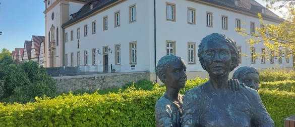 Die Kirchengemeinde ist mit dem Lügder Kloster übefordert. Zu hoch sind die Kosten für das Gebäude. - © Michaela Weiße