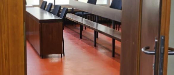 Ein offenbar spontaner Streit zwischen zwei Familien artet zum Jahreswechsel 2023/2024 in einem Wohngebiet in Bad Salzuflen aus. Erst kommt es zu einer Schlägerei, dann wird ein Beteiligter mutmaßlich mit einem Messer verletzt. - © Janet König