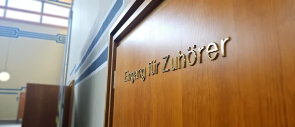 Seit November 2024 zieht sich der Prozess gegen eine Rechtsanwältin aus Detmold, die vorrangig als gesetzliche Betreuerin gearbeitet hat. Die 59-Jährige soll ihr Amt missbraucht haben, davon ist die Staatsanwaltschaft fest überzeugt. - © Janet König