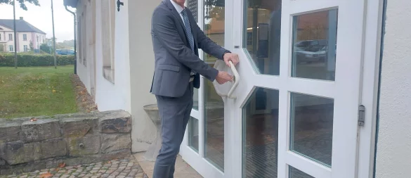 In wenigen Tagen wird Jörg Bierwirth die Rathaustür zum letzten Mal als Bürgermeister hinter sich schließen. Nach zehn Jahren endet nun die Amtszeit des 58-Jährigen. - © Michaela Weiße