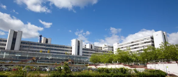 Universität Bielefeld: Trotz Kürzungen der Grundfinanzierung soll die Qualität gehalten werden. - © NW