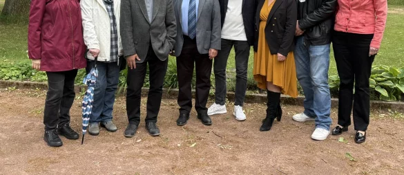 Renate Kersten, Angelika Neugebauer, Günter Laos, Stephan Falk, Matthias Eichelberg, Lena Weimann, Christian Fischer und Birgit Schneider (von links) nach der Besprechung des Zuammenschlusses der Arbeitsgemeinschaft Christlicher Kirchen (ACK) Lage. - © Jan Schillmann