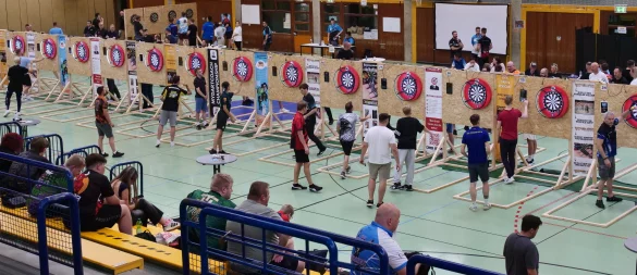 An sagenhaften 64 Boards wurde in der Halle Aspe gedartet - © Jörg Hagemann