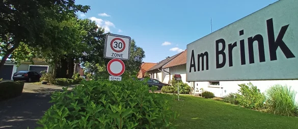 In Almena werden die Abwasserkanäle saniert und auf Trennkanalisation umgestellt. Damit gibt es eigene Kanäle für Regen- und für Schmutzwasser. Den Anfang macht die Straße Am Brink. - © Jens Rademacher