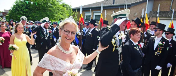 Das Kaiserpaar Alexander Vorndamme-Zentarra mit seiner Ehefrau Diana Vorndamme - © Nicole Ellerbrake