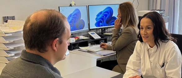 Sebastian Panskus und Dr. Miljana Vladimirov im Beratungsgespräch im Adipositaszentrum Lippe. - © Klinikum Lippe/Mandy Lange