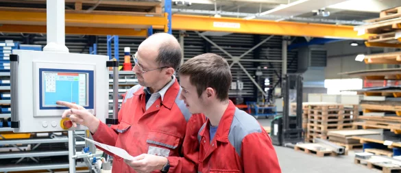 Im Kreis Lippe muss die Industrie einen deutlichen Umsatzrückgang hinnehmen, warnt die IHK. - © industrieblick - stock.adobe.com