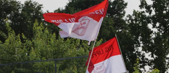 Rot-weiße Fahne, gesellt sich bald noch eine weitere Farbe hinzu? - © Oliver König