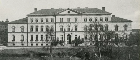 So sah der heutige Altbau des Grabbe-Gymnasiums im Jahr 1925 aus. Damals war dort noch das Landes-Lehrer-Seminar beheimatet. - © Lippische Landesbibliothek Detmold