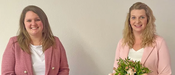 Sabrina Zientek, Regionalgeschäftsführerin Ameos West (links) und Lara Sterwald. Krankenhausdirektorin Ameos Klinikum Bad Salzuflen - © Ameos