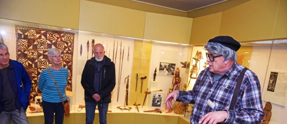 Gästeführer Karl-Heinz Helwig schlüpft in die Rolle von Dr. Gustav Grummel. - © Nicole Ellerbrake